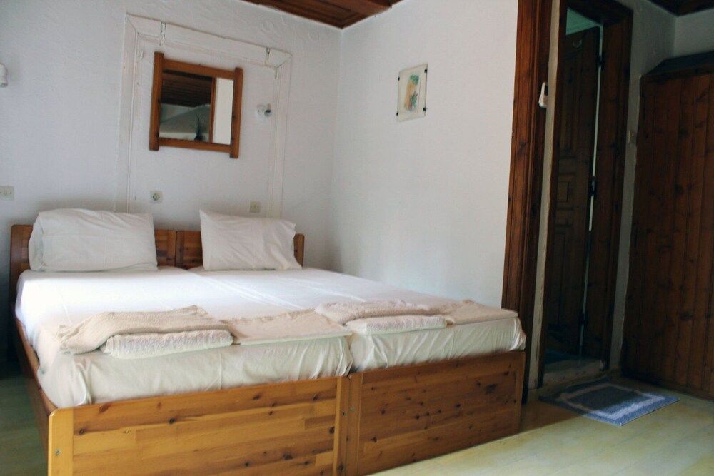 Sotos Pension Standard Double Room 2