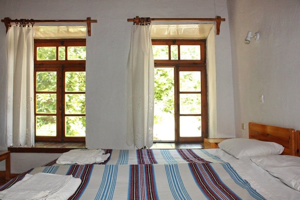 Sotos Pension Standard Double Room 3
