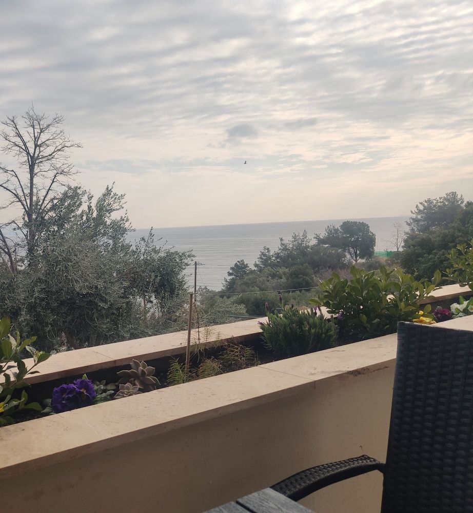 blue crystal view Family Double Room 5