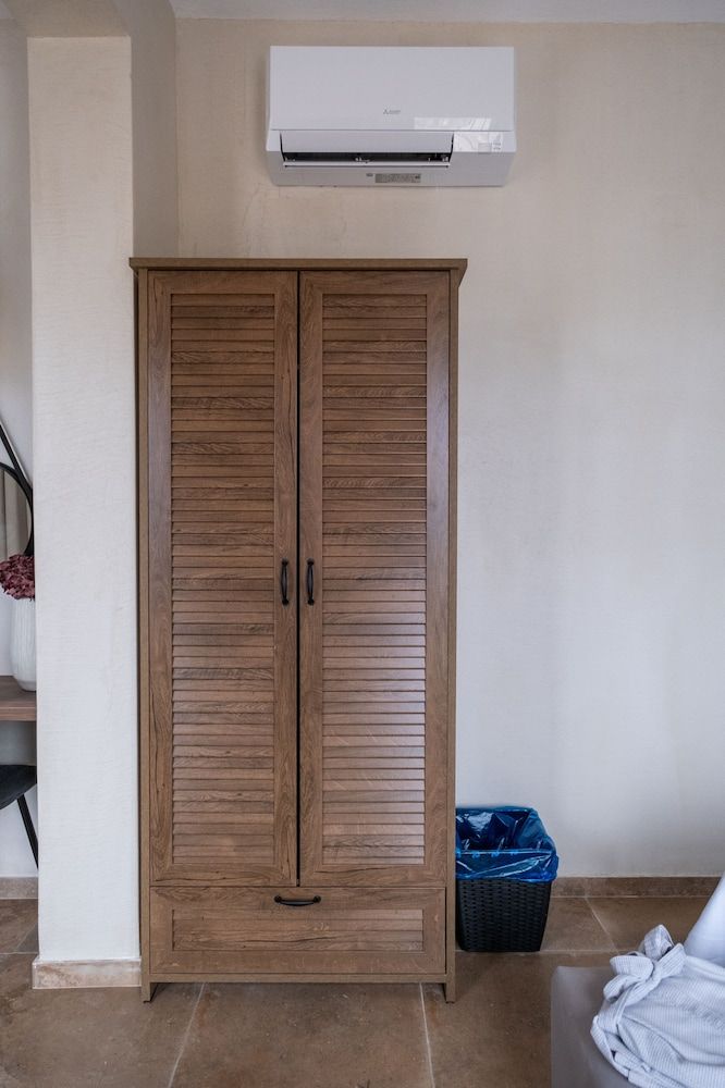 blue crystal view Family Double Room 8