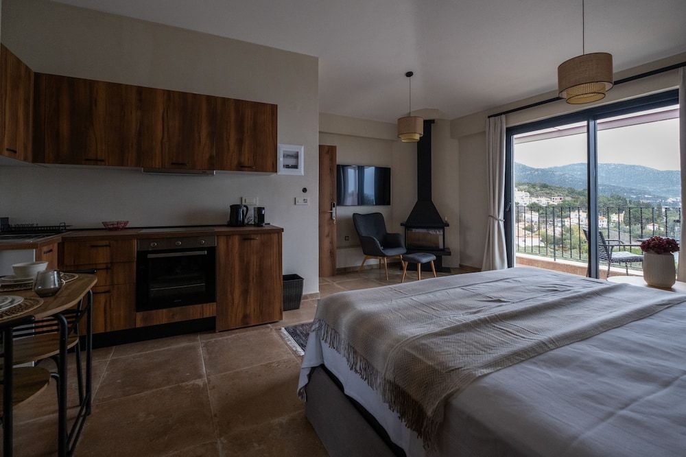 blue crystal view Deluxe Double or Twin Room, Sea View 3