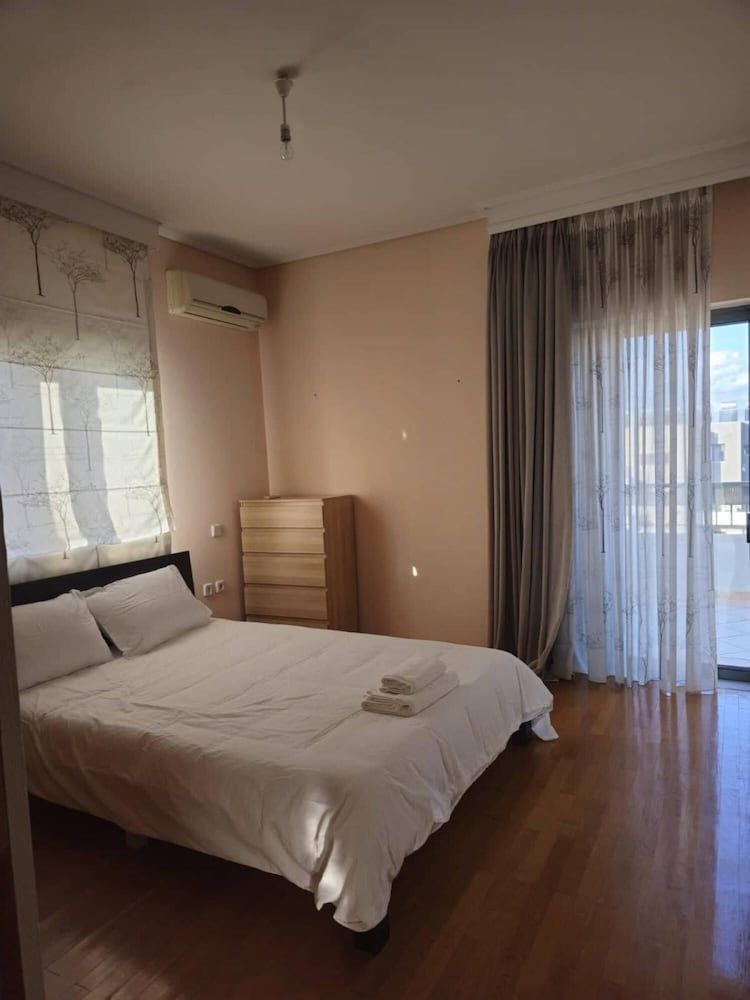 Apartment, Smoking