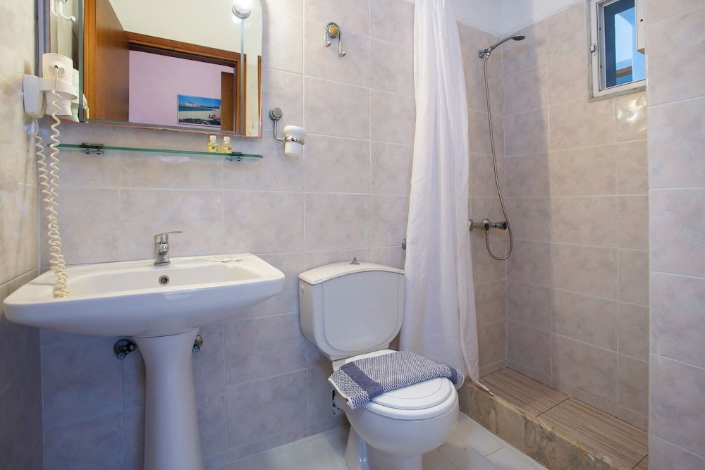 Hotel Melissa Gold Coast Standard Double Room, Garden View 9