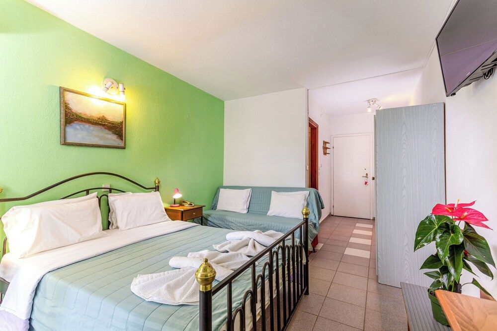 Hotel Melissa Gold Coast Studio, Garden View 3