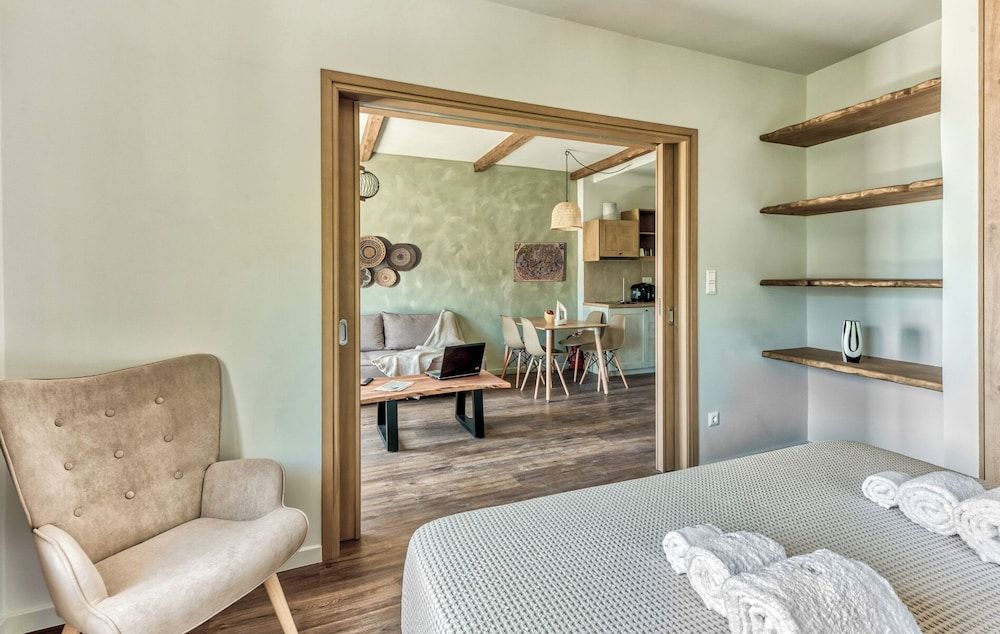 KOMODY Deluxe Twin Room, 1 Bedroom, Balcony, Mountain View 8