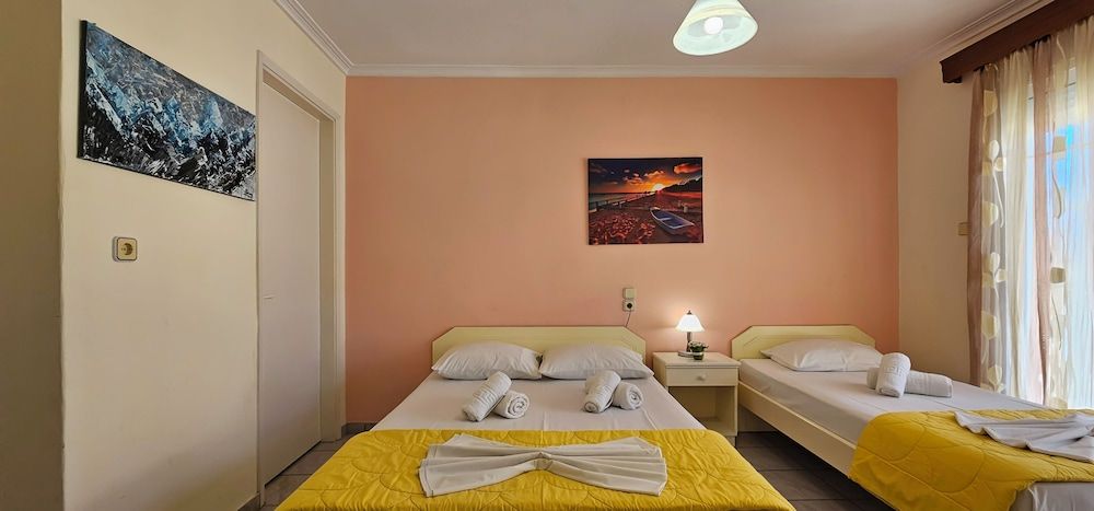 Classic Triple Room, Balcony, Garden View