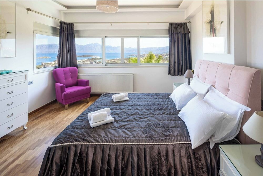 Villa (5 Bedrooms)