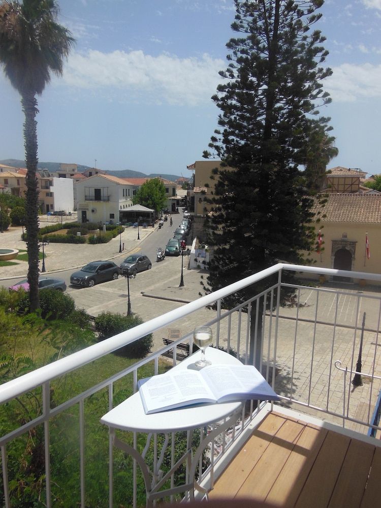 VERANI SUITES Deluxe Suite (Ioanna) 5