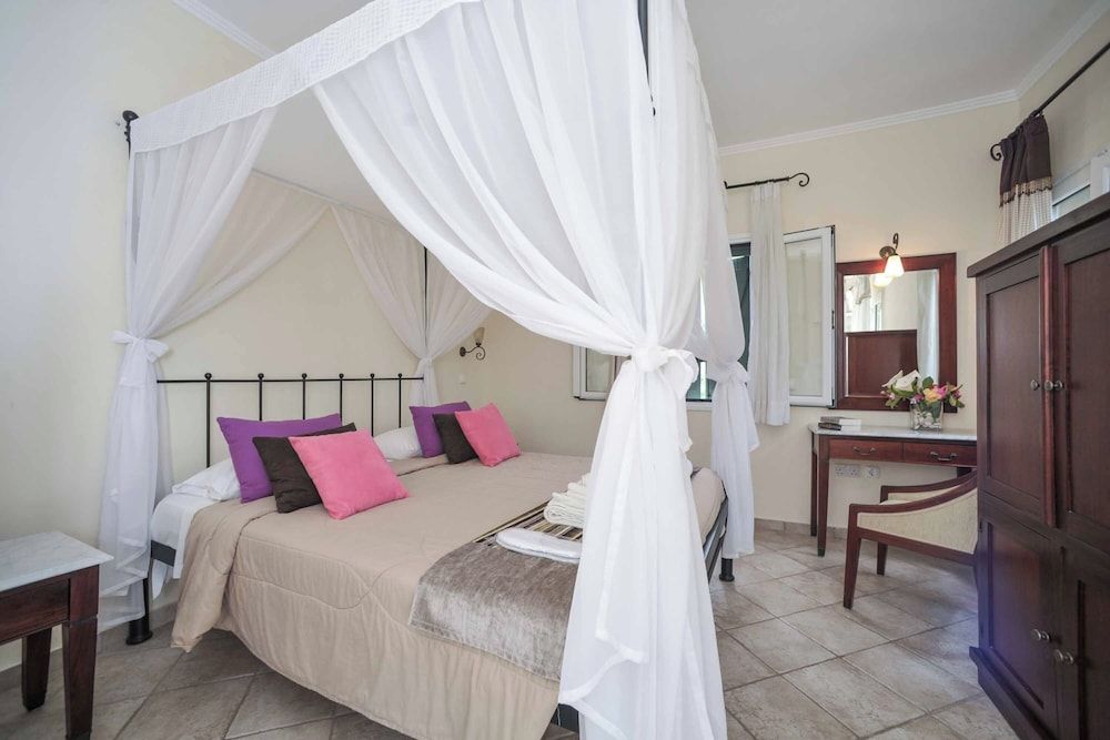 Villa (4 Bedrooms)