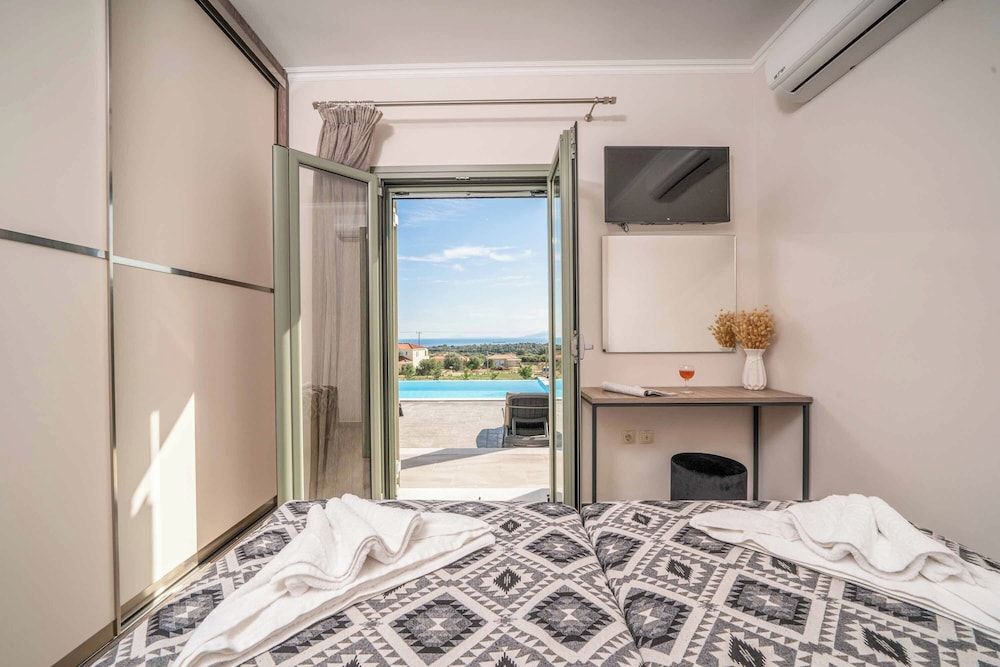 Villa (4 Bedrooms)