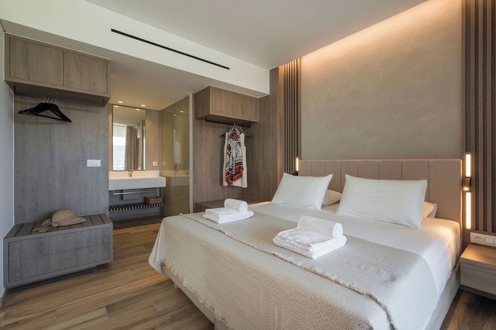 Five - Bedrooms Villa Utopia