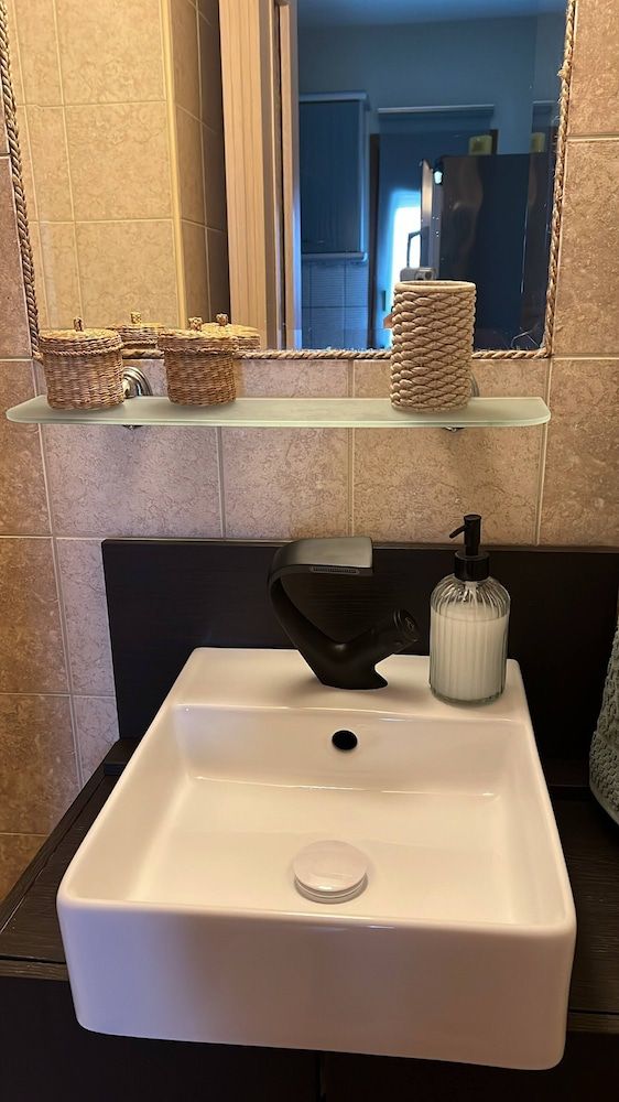 Mosquito Guest House 2 House, 1 Bedroom, City View 5