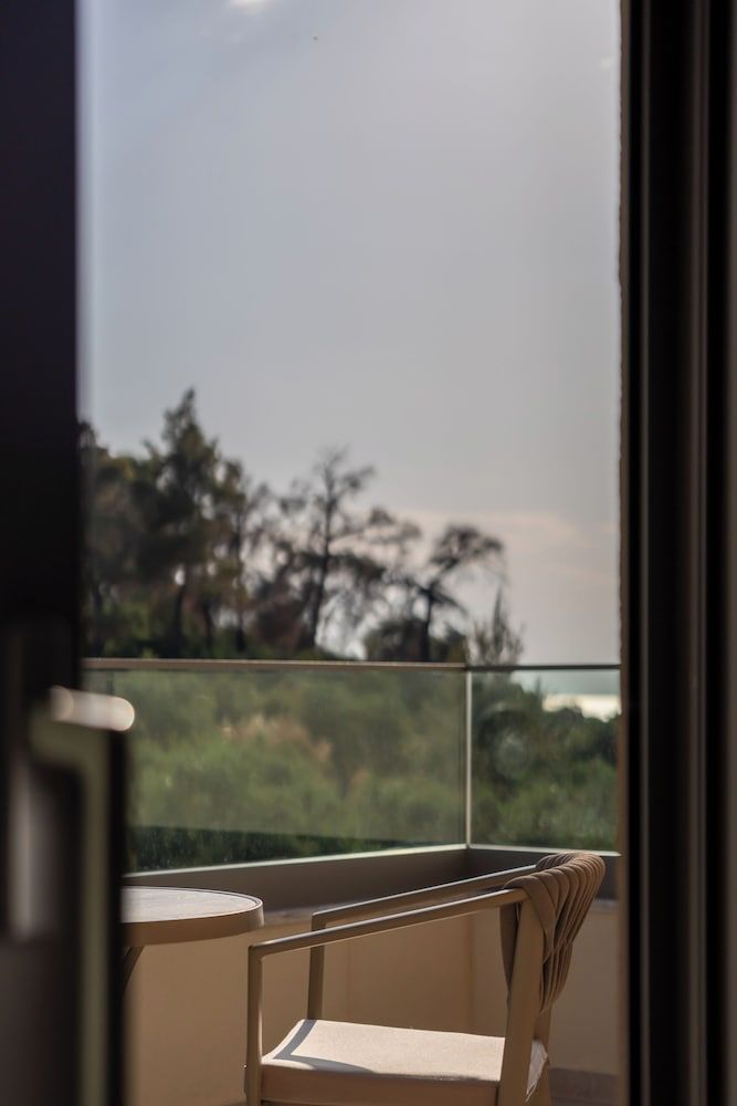 HP Family Suites Junior Room, 1 Queen Bed with Sofa bed, Balcony, Partial Sea View 6