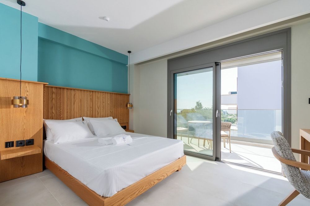 HP Family Suites Junior Room, 2 Queen Beds, Balcony, Partial Sea View 5