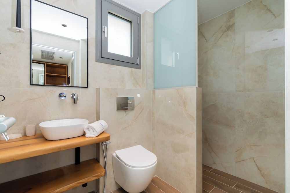 HP Family Suites Junior Room, 1 Queen Bed with Sofa bed, Balcony, Partial Sea View 14