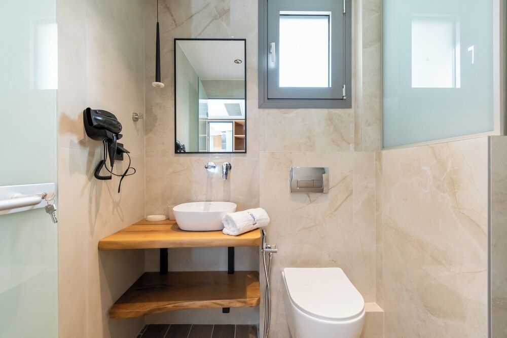 HP Family Suites Junior Room, 1 Queen Bed with Sofa bed, Balcony, Partial Sea View 13