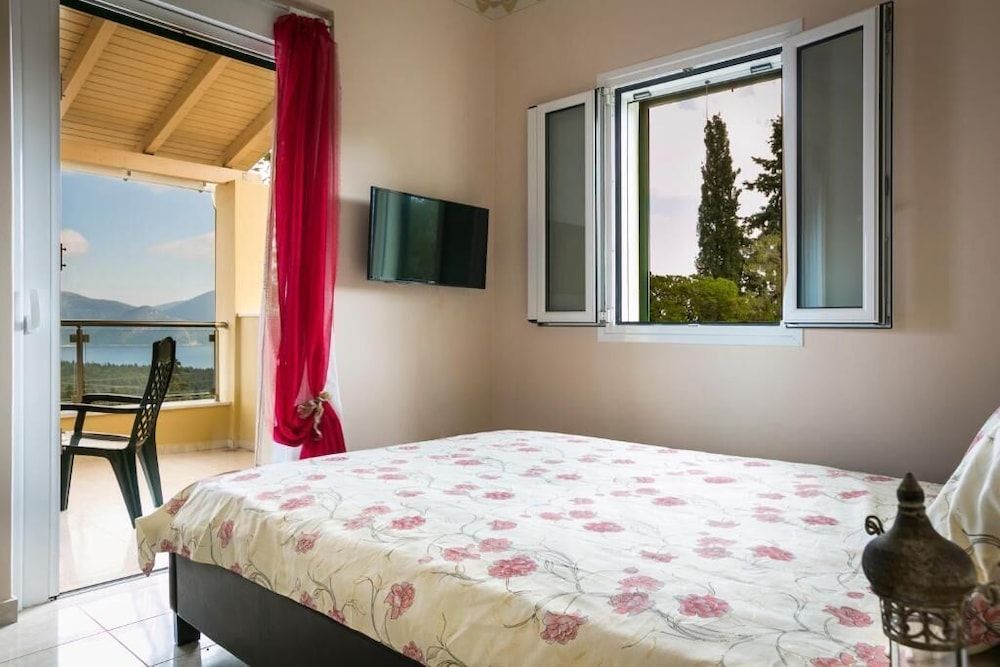 Family Villa, Balcony