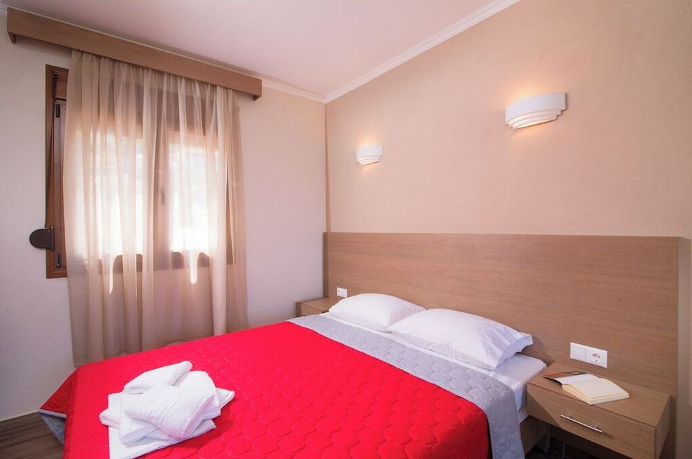 Deluxe Apartment, Kitchenette, Partial Sea View