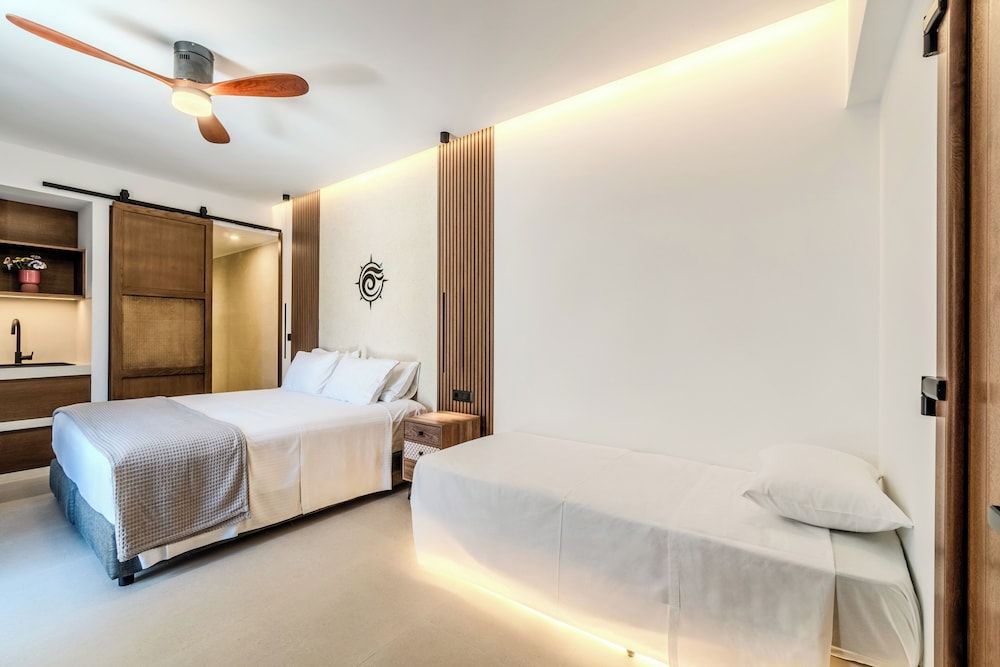 VENTUS Luxury Suites Superior Suite, 1 Double Bed with Sofa bed, Non Smoking, Partial Sea View 3