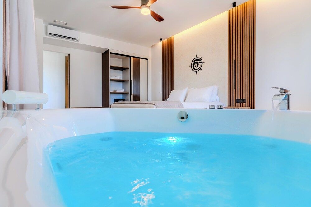 VENTUS Luxury Suites Deluxe Suite, Balcony, Partial Sea View 10