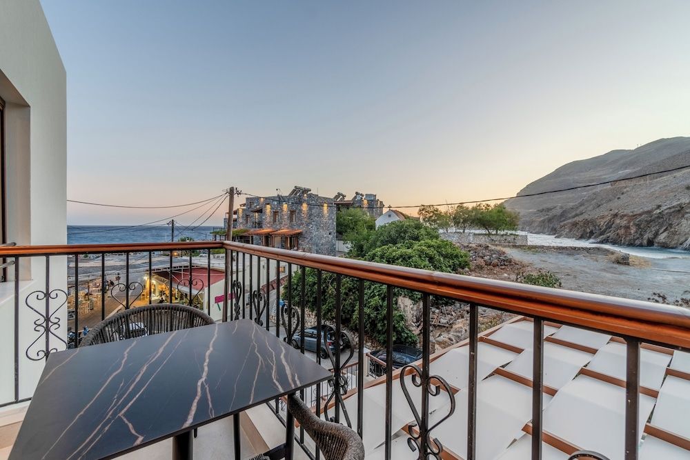 VENTUS Luxury Suites Deluxe Suite, Balcony, Partial Sea View 5