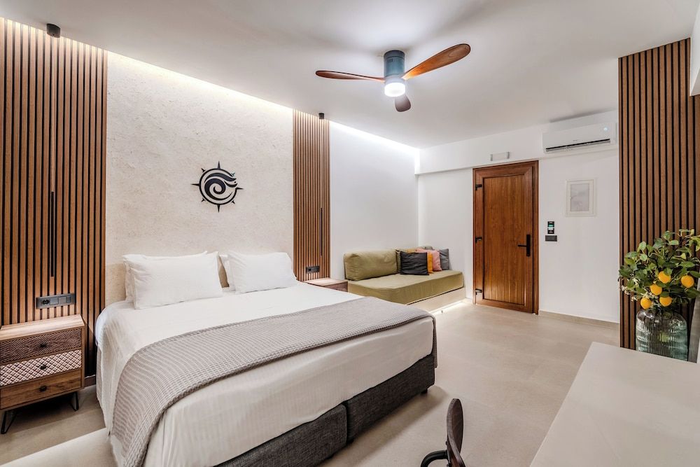 VENTUS Luxury Suites Superior Suite, 1 Double Bed with Sofa bed, Non Smoking, Partial Sea View 4