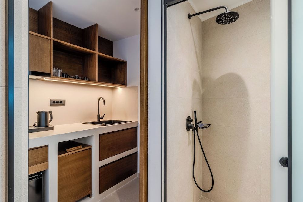 VENTUS Luxury Suites Deluxe Suite, Balcony, Partial Sea View 9