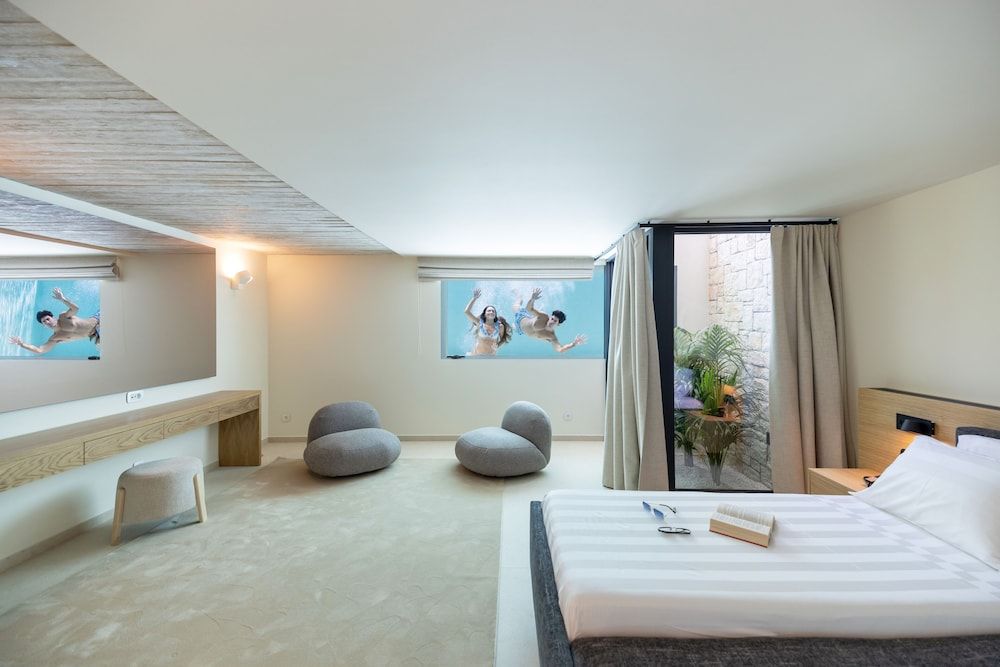 ILVA SUITES Grand Maisonette with Sea view and Private Pool 3