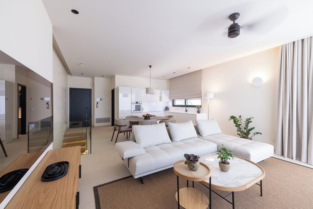 ILVA SUITES Premium Maisonette with Sea view and Private Pool 7