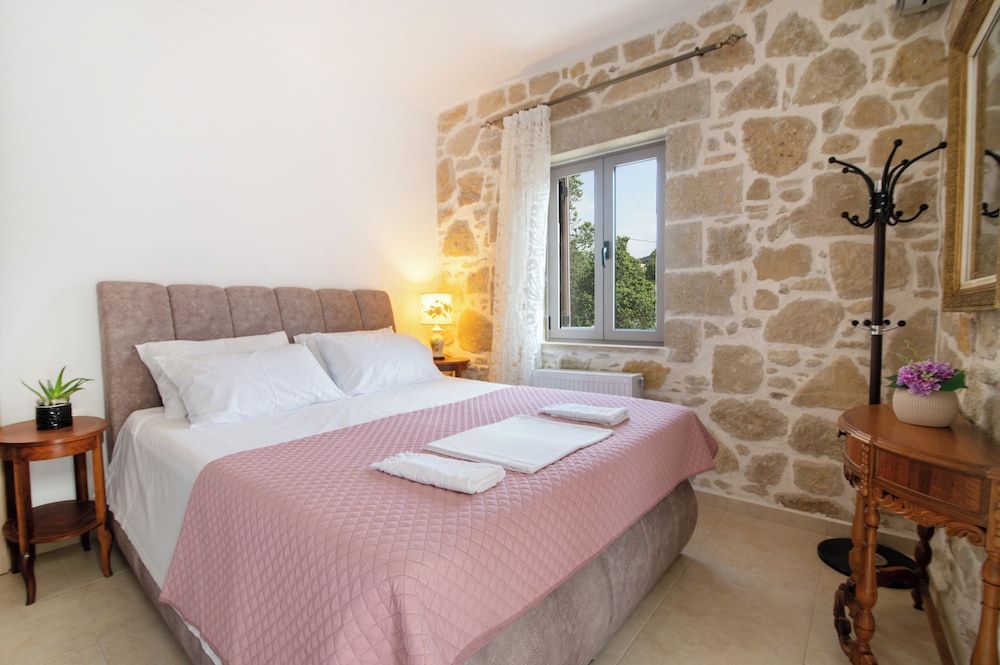 Comfort House, 2 Bedrooms, Mountain View