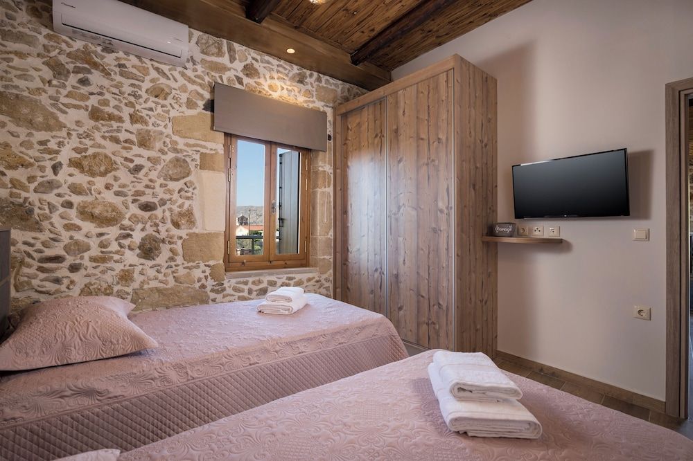 D'Oro Villas Deluxe Villa, 3 Bedrooms, Private Pool, Mountain View 2