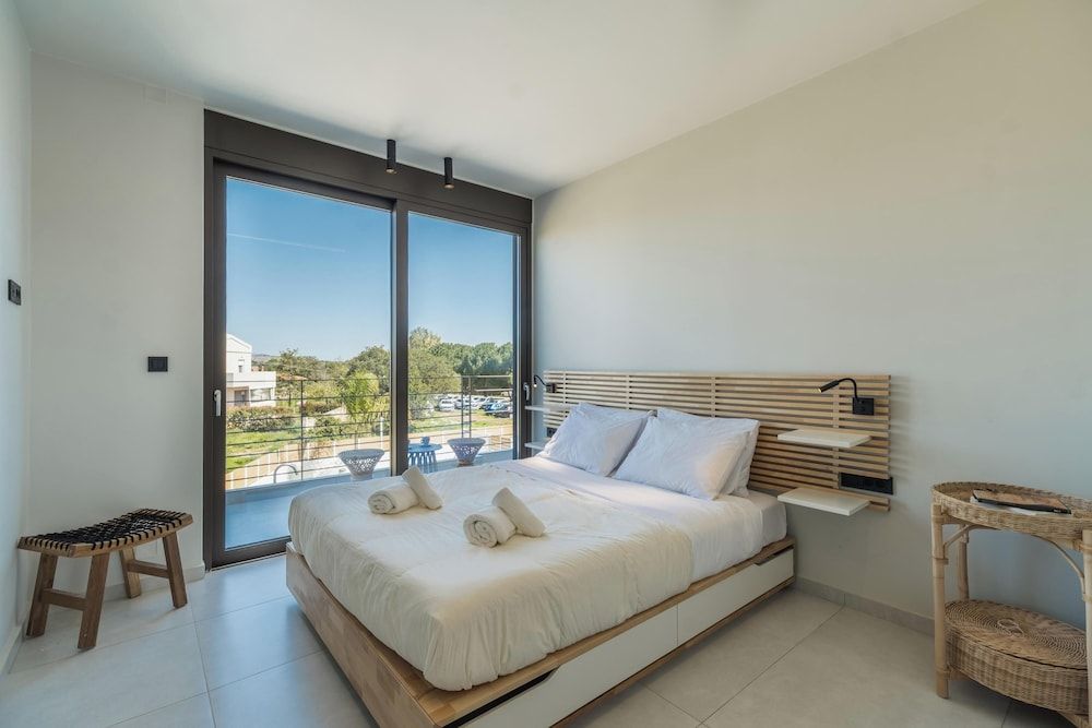 Exclusive Villa, Pool View