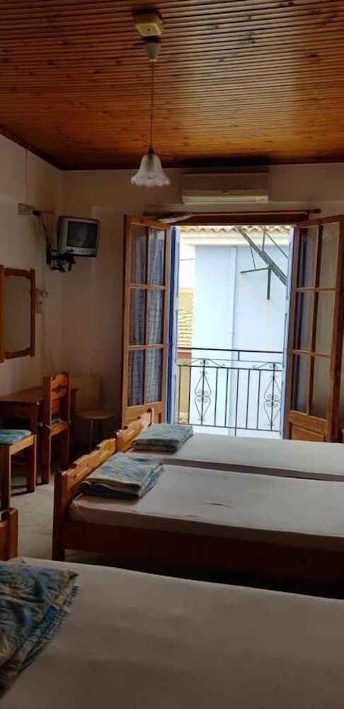 Nicholas House Deluxe Double or Twin Room, Balcony, Courtyard View 11