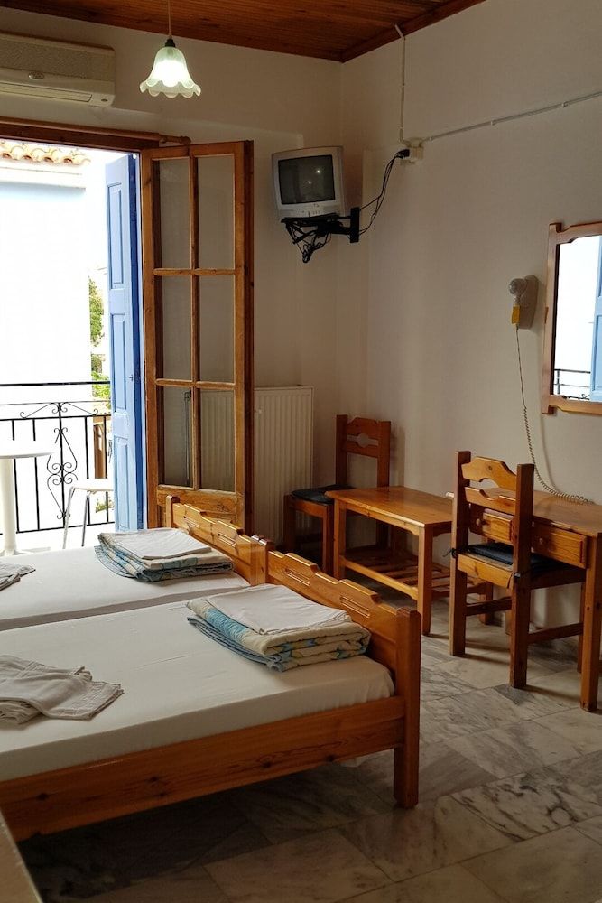 Nicholas House Deluxe Double or Twin Room, Balcony, Courtyard View 12