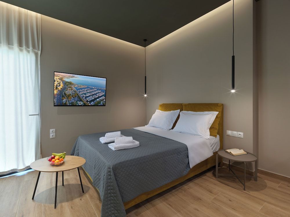 Deluxe Suite, City View