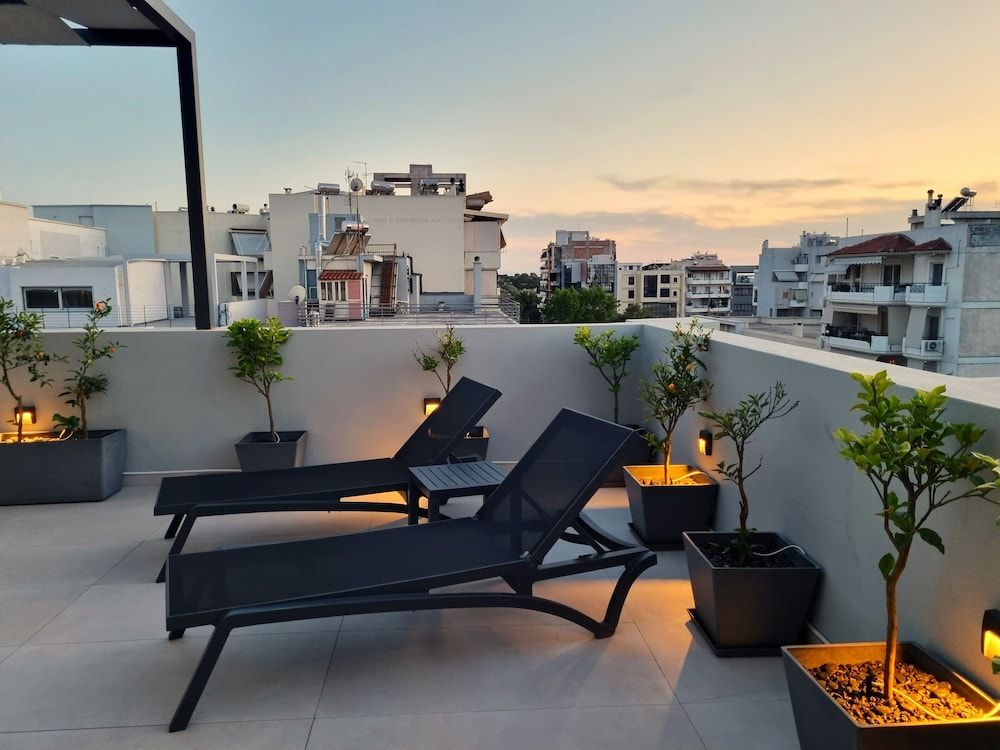 10 Apartments & Suites Athens Penthouse Suite. Park View 2