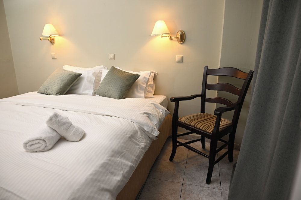 Esperia Hotel Drama Standard Double Room, Balcony, City View 8