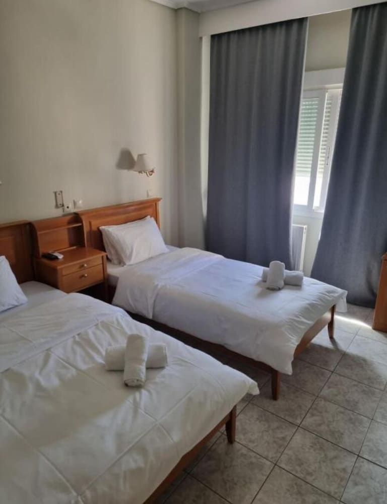 Esperia Hotel Drama Superior Triple Room, Balcony, City View 2