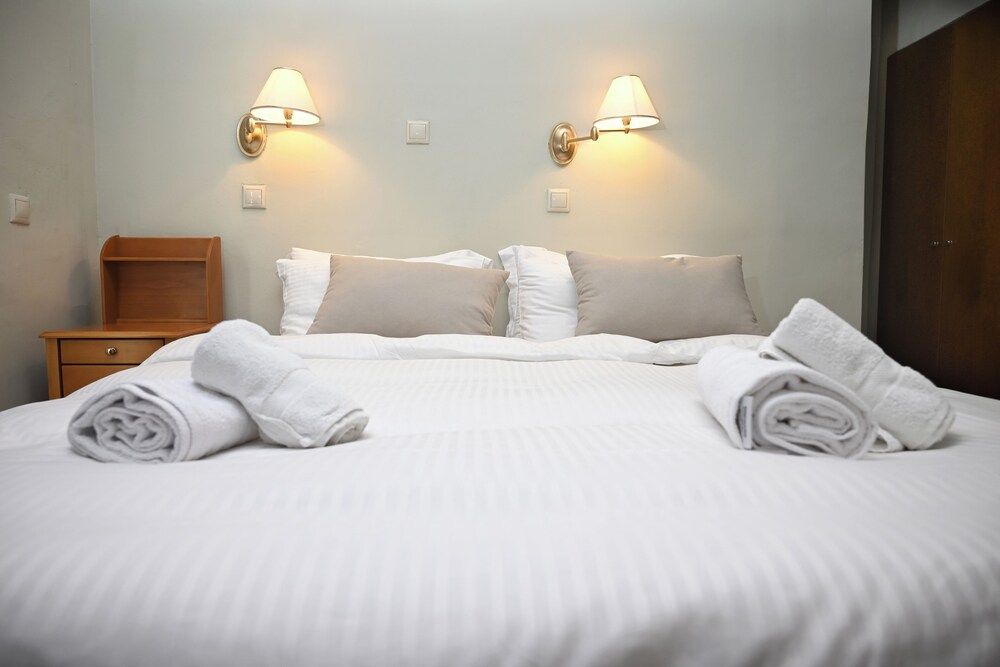 Esperia Hotel Drama Standard Double Room, Balcony, City View 10