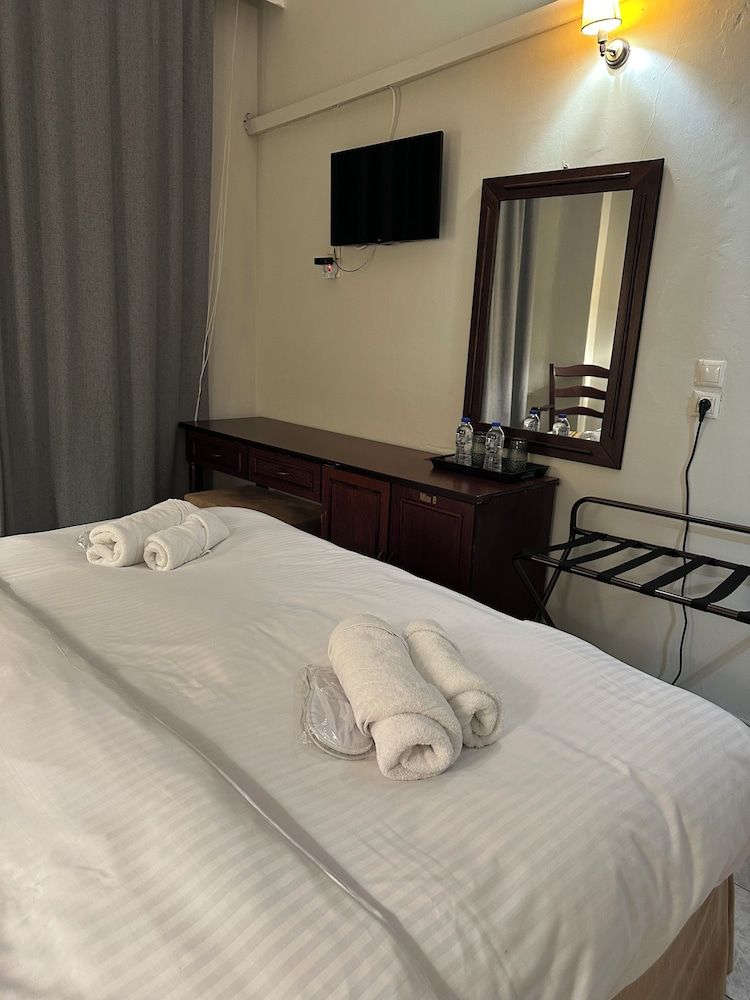 Esperia Hotel Drama Standard Double Room, Balcony, City View 11