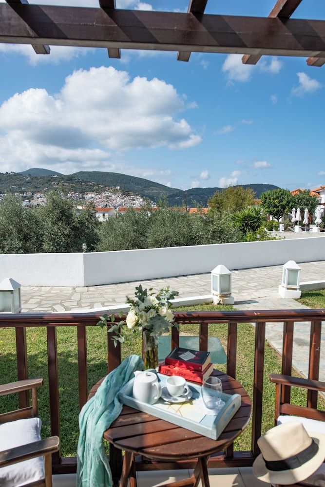 One Bedroom Apartment with Pool or Garden View