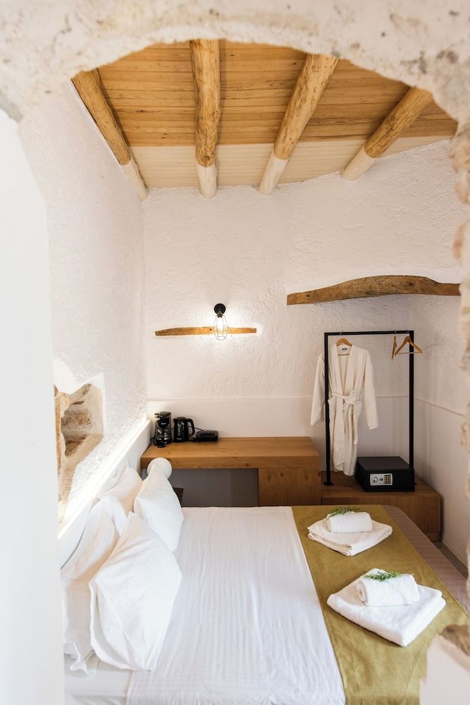 Lameriana Secret Village Collections Honeymoon Suite, Hill View 4