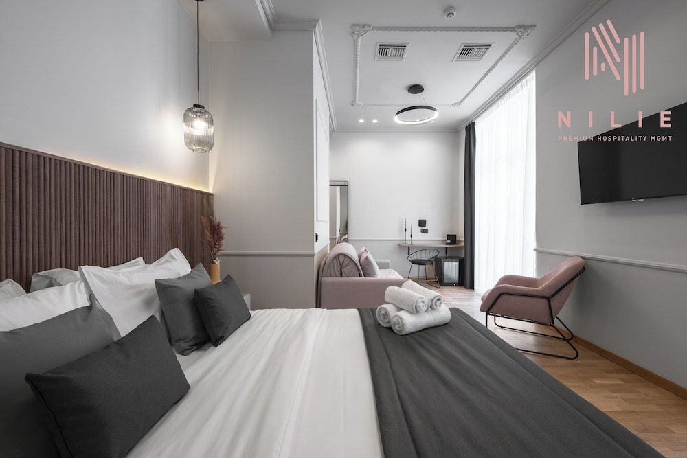 Deluxe Suite, Balcony