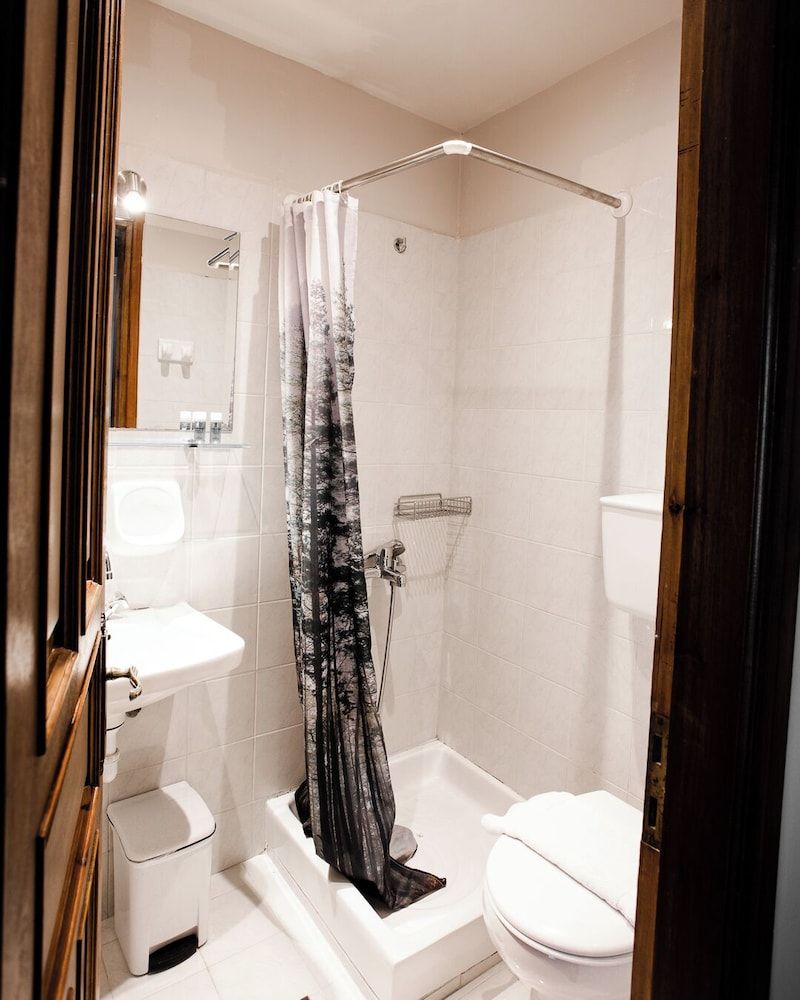 Shamrock Elati Retreats Superior Triple Room 15