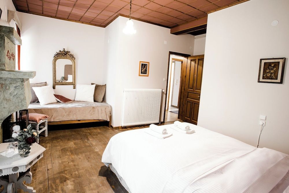 Shamrock Elati Retreats Superior Triple Room 13