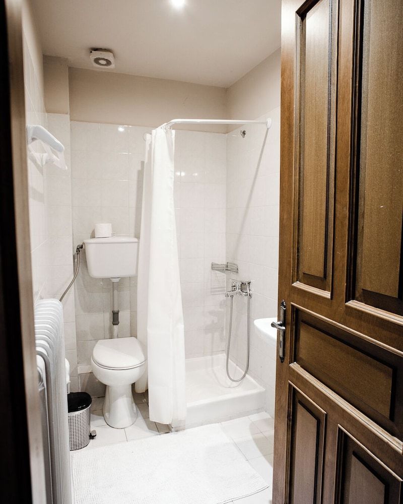 Shamrock Elati Retreats Superior Triple Room 16