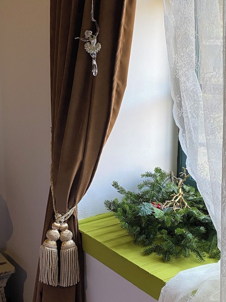 Shamrock Elati Retreats Classic Triple Room 10