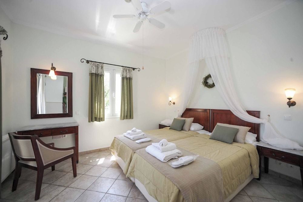 Villa (4 Bedrooms)