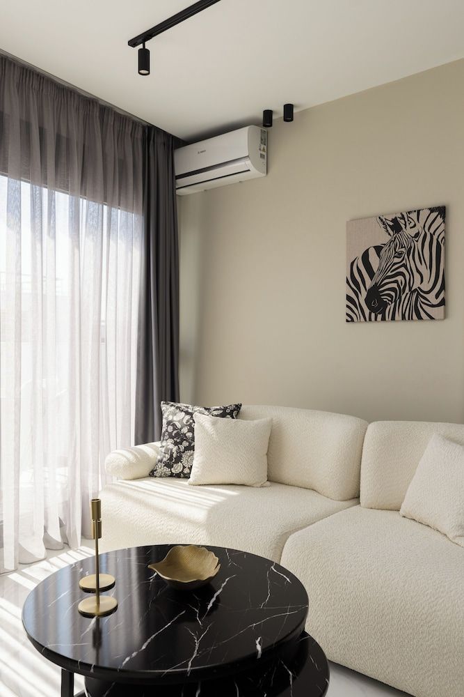 Apartment, Balcony