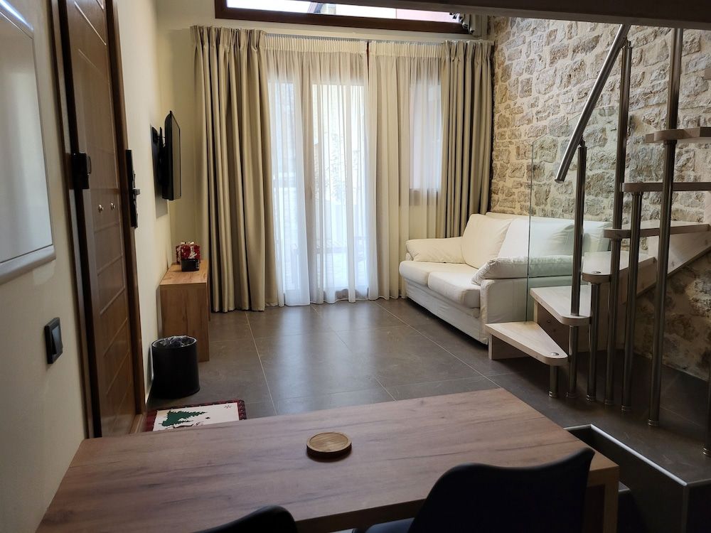 1929 Boutique Residences Loft 6